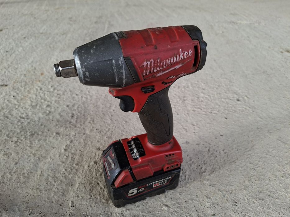 Milwaukee gresor GG M18. Pistol impact