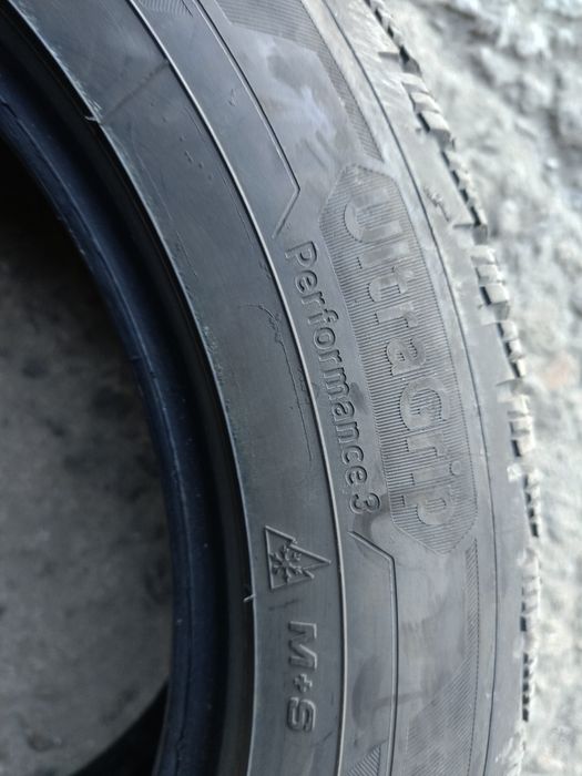 Зимни гуми -2023г./41с.-17цола-225/55-1бр.-130лв."GOOD YEAR"-като нови