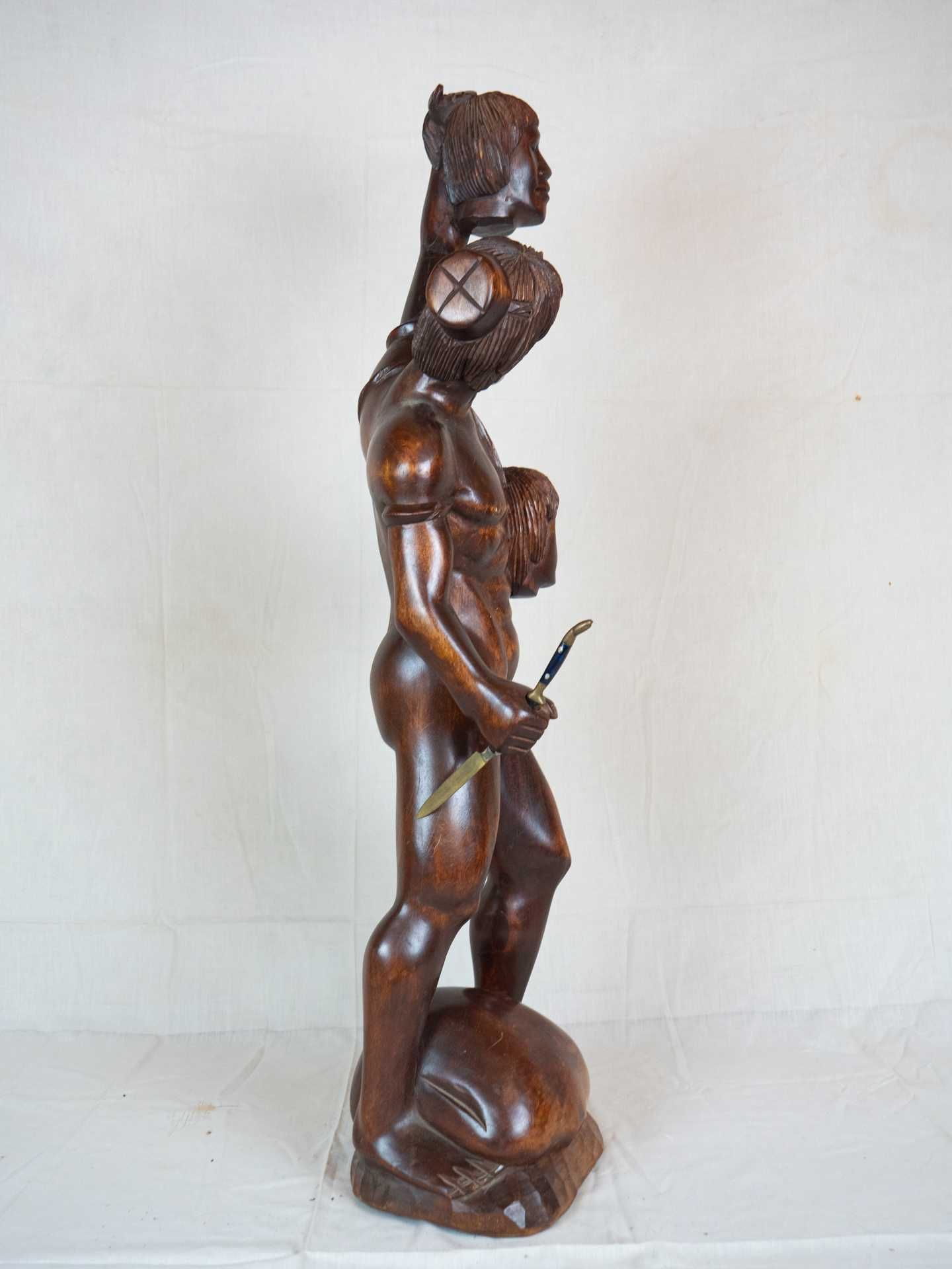 Sculptura lemn vanator de capete Igorot