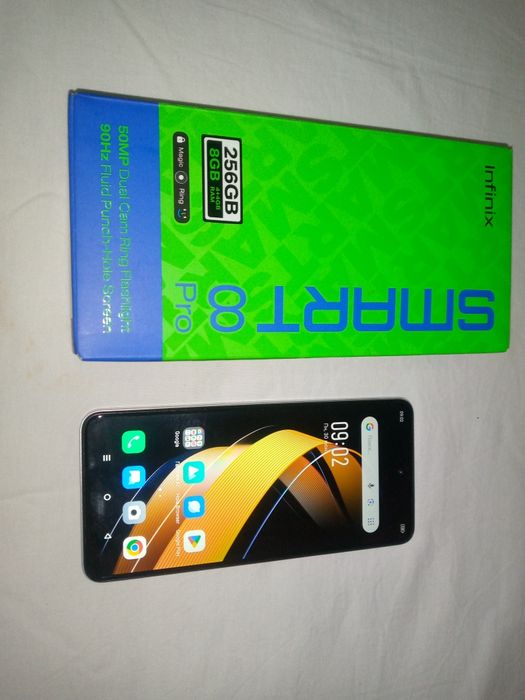 Отличный Smart 8 Pro. Память 8-256 GB.