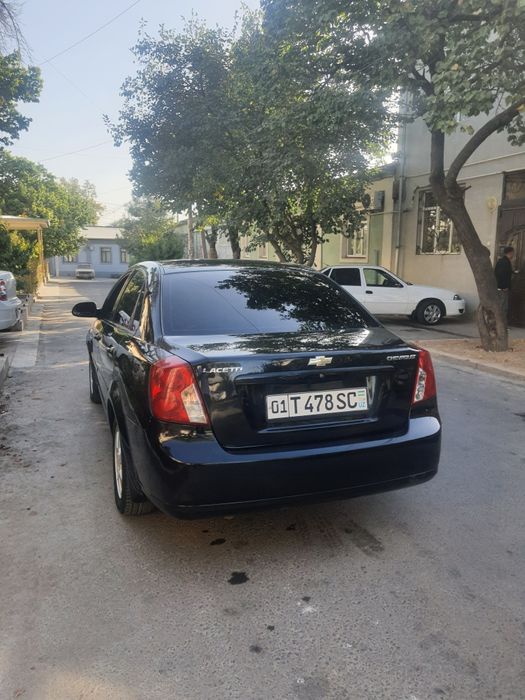 Lacetti sotiladi