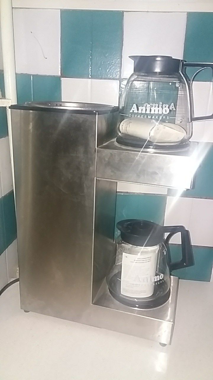 Профессиональная кофе машинка для кафе и дома