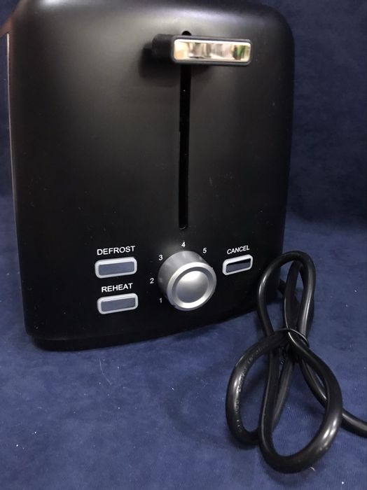 Тостер Amazon Basics