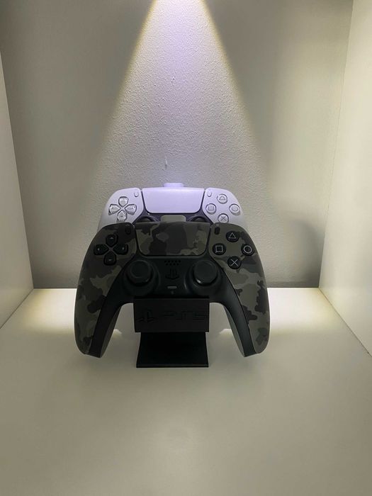 Suport controlere PS5 – design minimalist, printat 3D