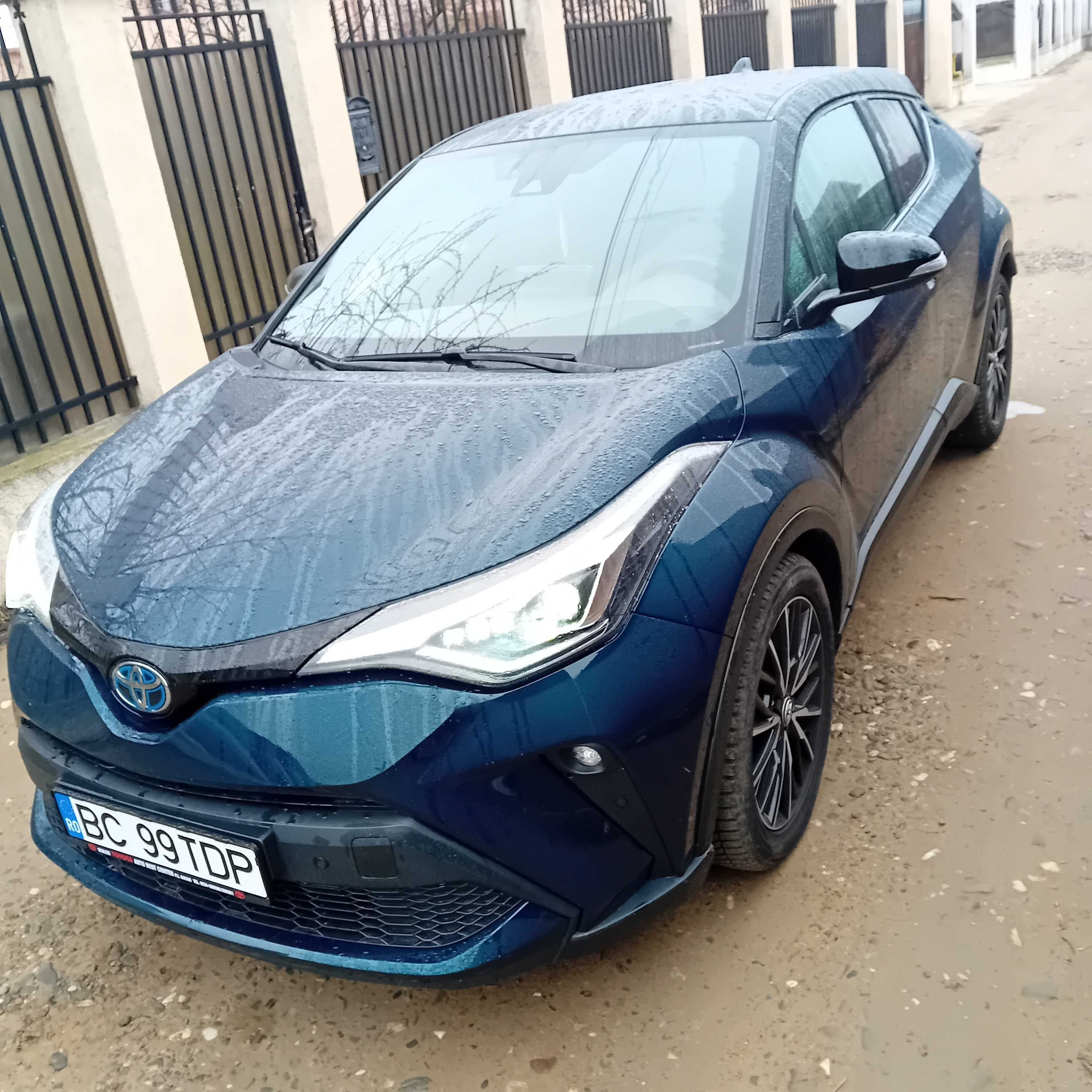 TOYOTA CHR modelul Classy Full