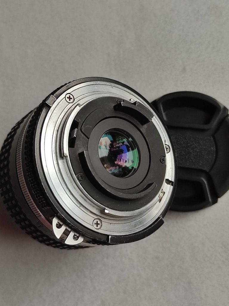 Vand Nikon Nikkor 28mm f3.5 Ais, focus manual