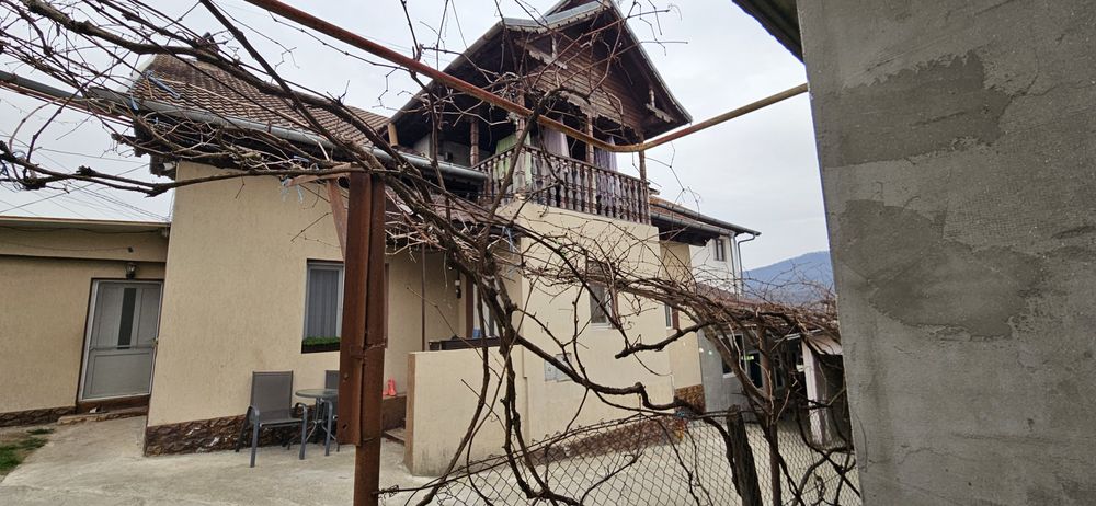 Vand casa (direct proprietar) .Str. Buda.La 4 km de centru