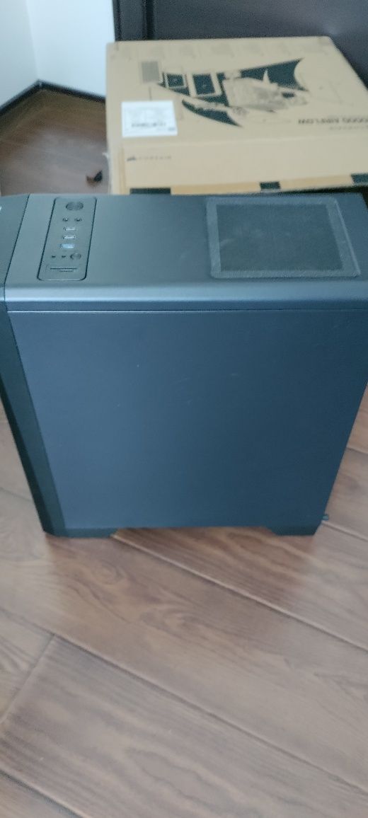 Carcasa PC AeroCool Mid-Tier