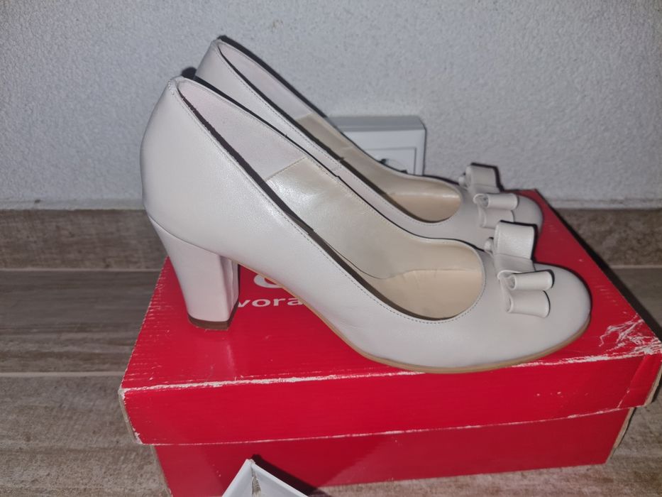 Pantofi marimea 37