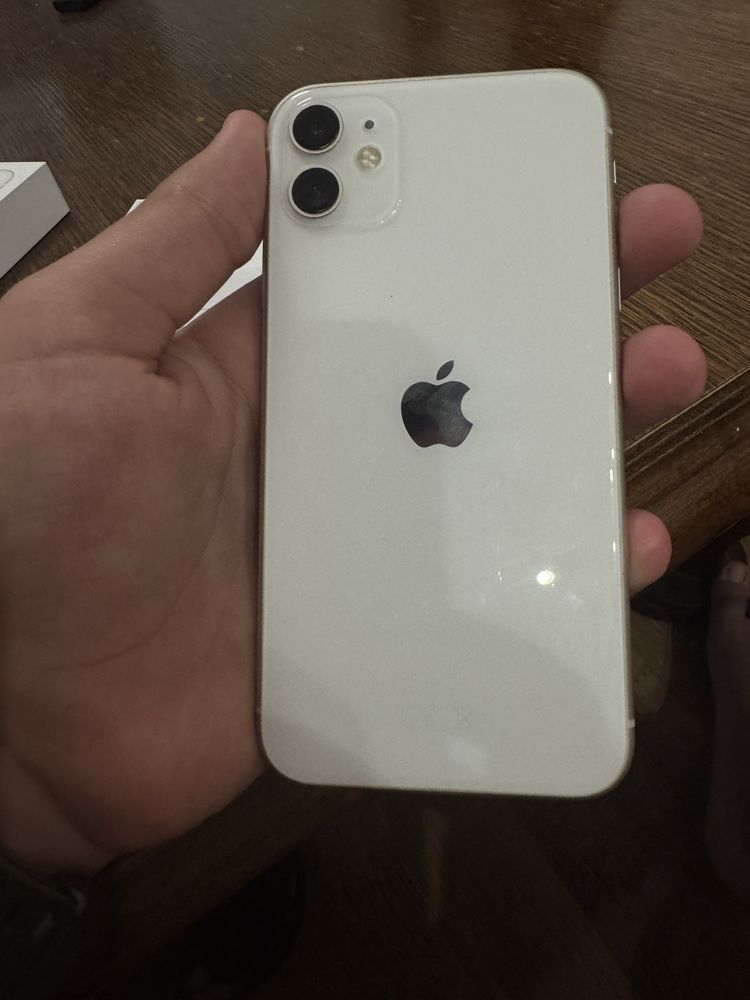 iPhone 11 white 64GB