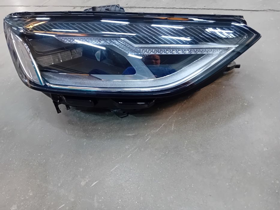 Far dreapta Audi A4 B9 Facelift Full Led