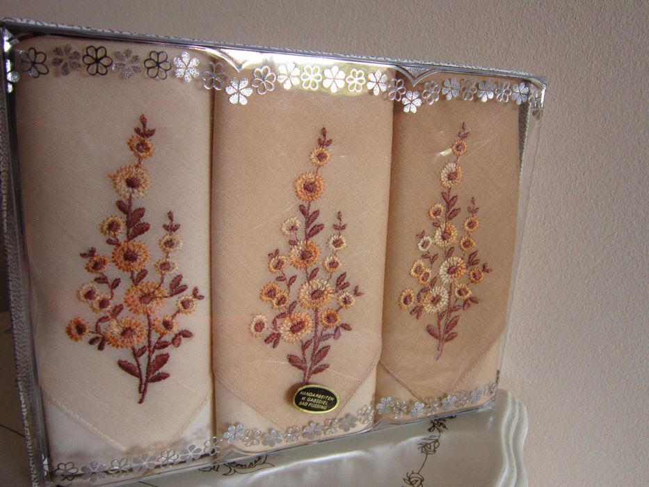 cadou rar Set vintage batiste bumbac brodate handmade Germany 1980