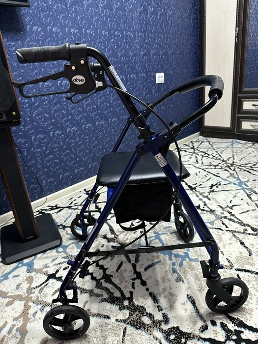 Ходунки Drive medical rollator