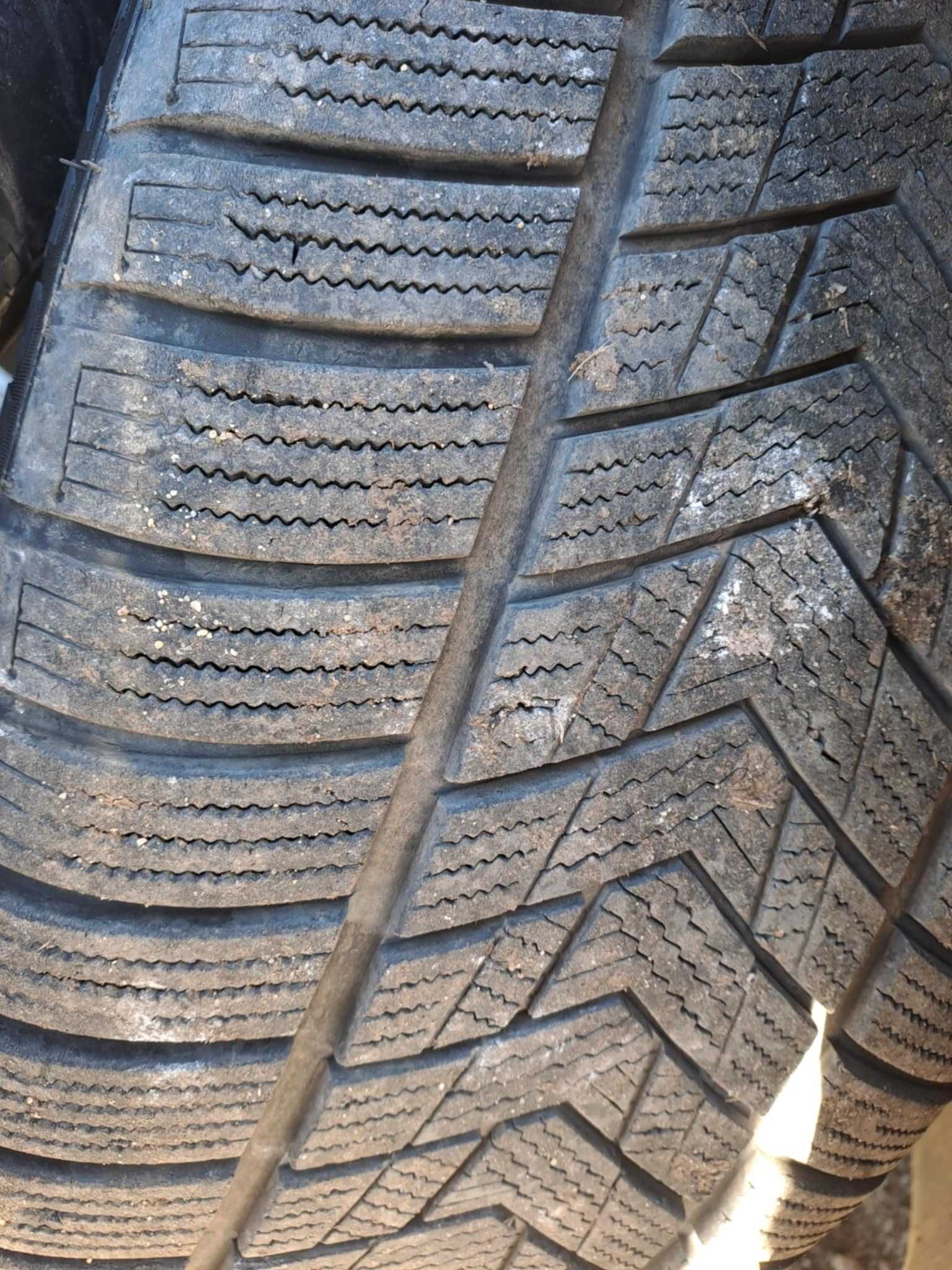 4 бр. зимни Rotalla 255/40 R18 в перфектно състояние