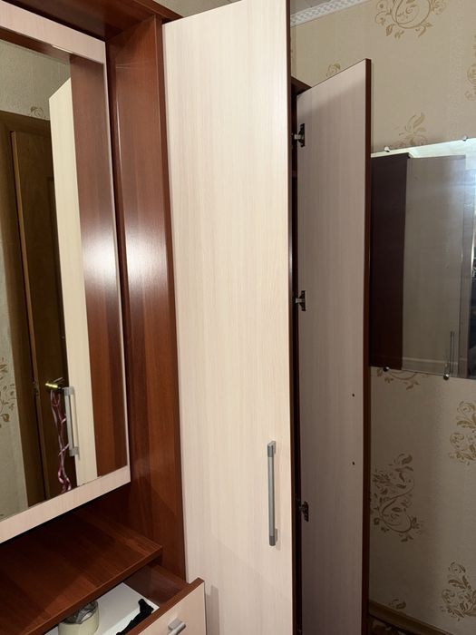 Стенка в прихожую