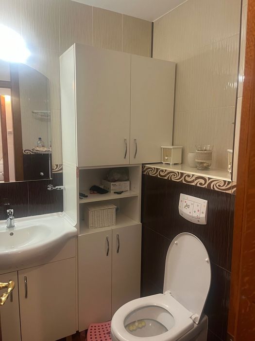 Închiriez apartament