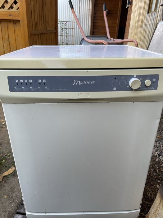 Продам посудомоечную машину нлрмальном состоянии,бывшая в употребени