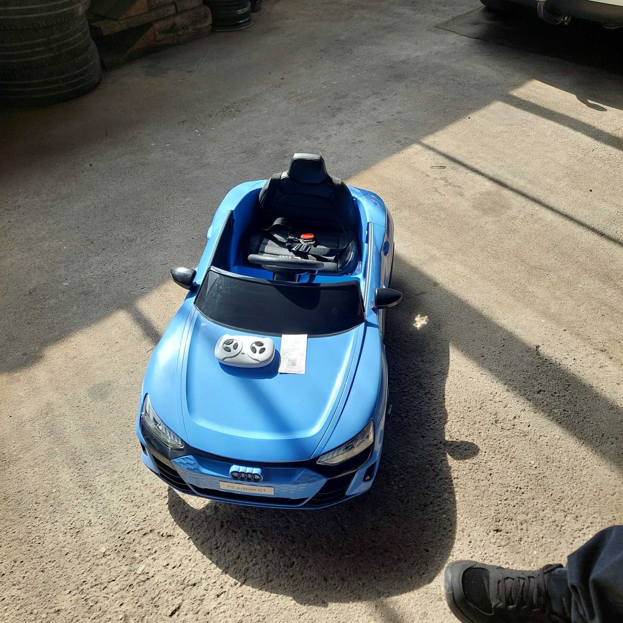 Електрическа кола Audi RS