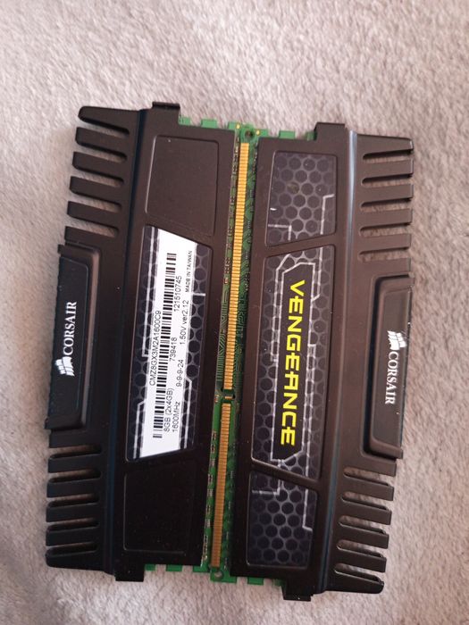 Vând kit DDR3 pentru pc