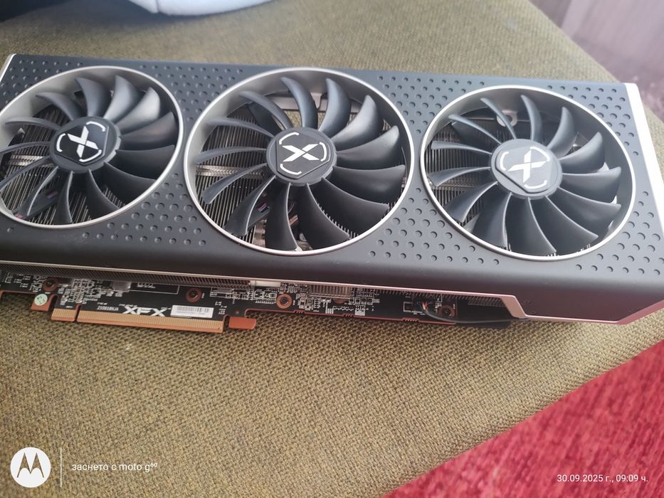 Продавам Видеокарта XFX Radeon RX6700XT