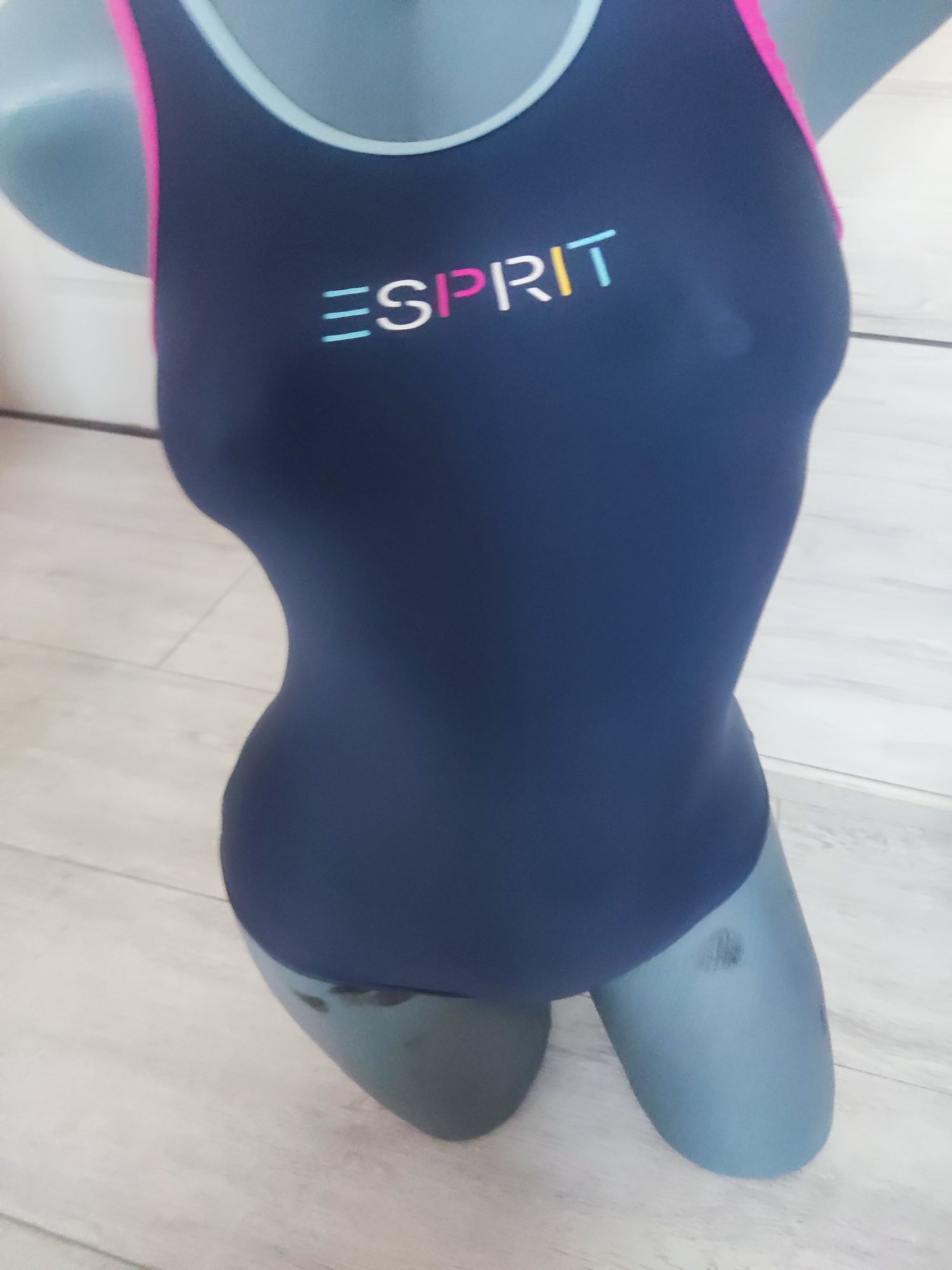 Бански цял esprit