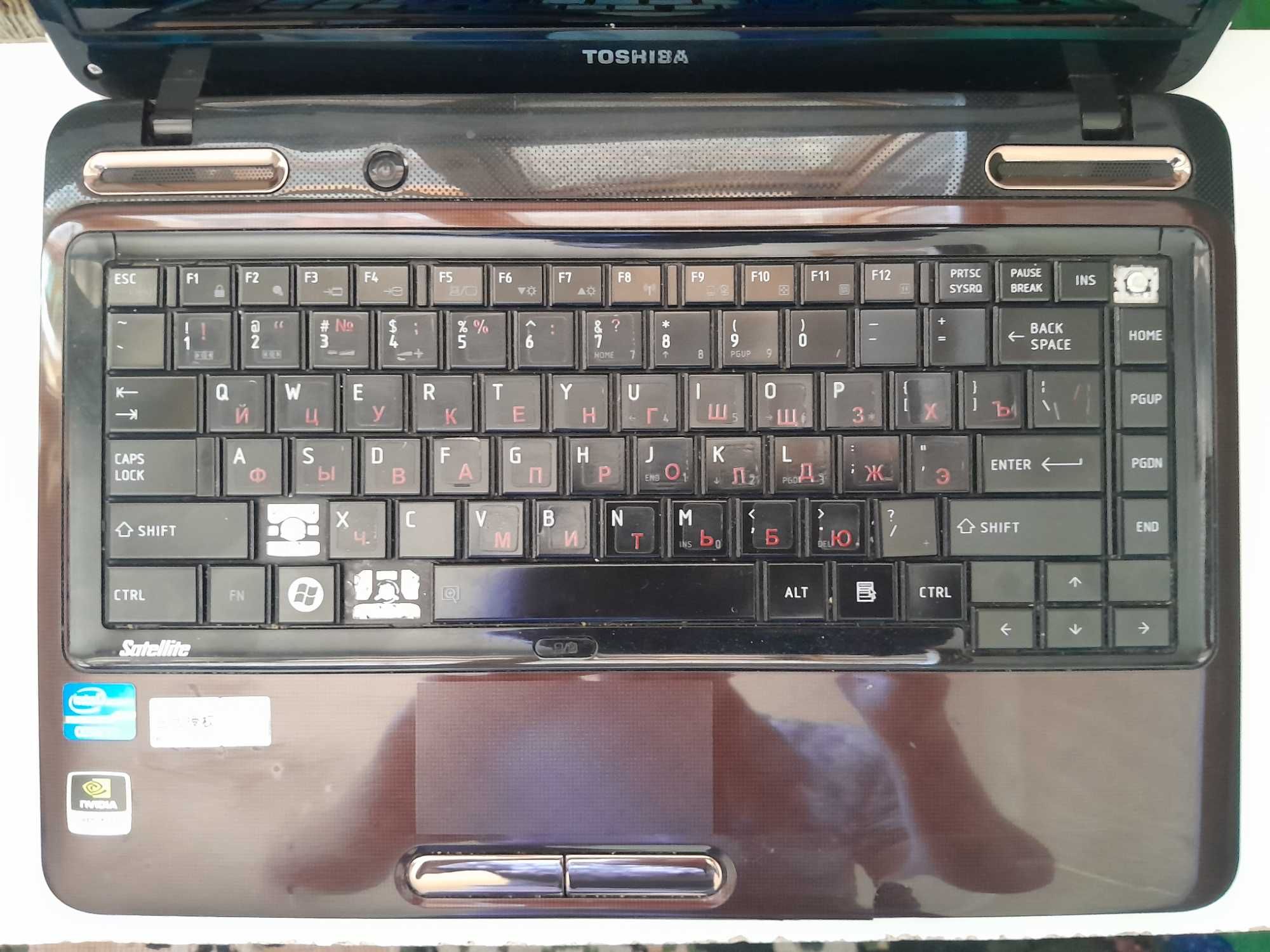 РАБОЧИЙ ноутбук Toshiba CORE I3 4GB/500 GB Требуется Ремонт Дисплея