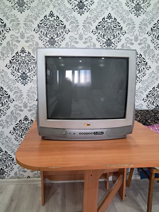 Продаю телевизор б.у.