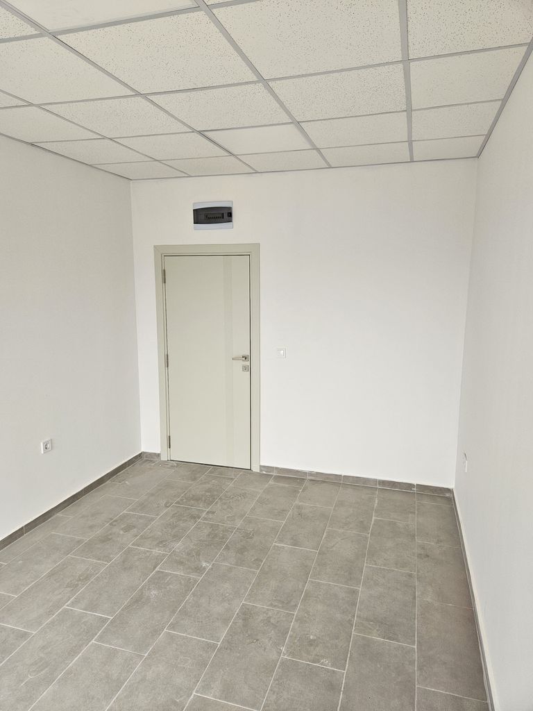 Продава се Офис в Кърджали, Байкал - 25 кв.м за 1592 €/кв.м - Снимка #3