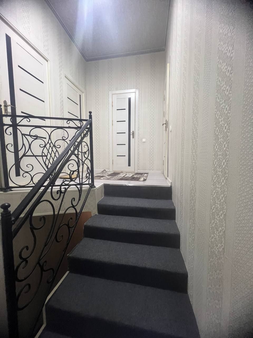 Продам коттедж 1,5 соток, 5 комнат, ор-р: на палевой дороге Аэропорта