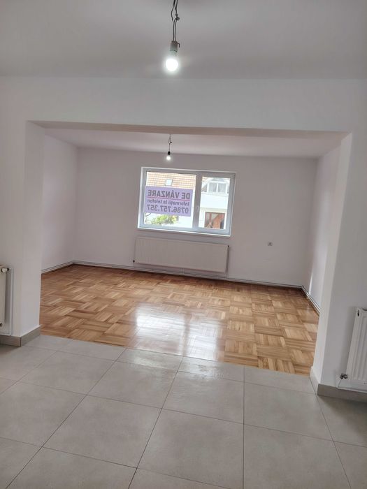 Casa de vânzare în drumul Petrestiului