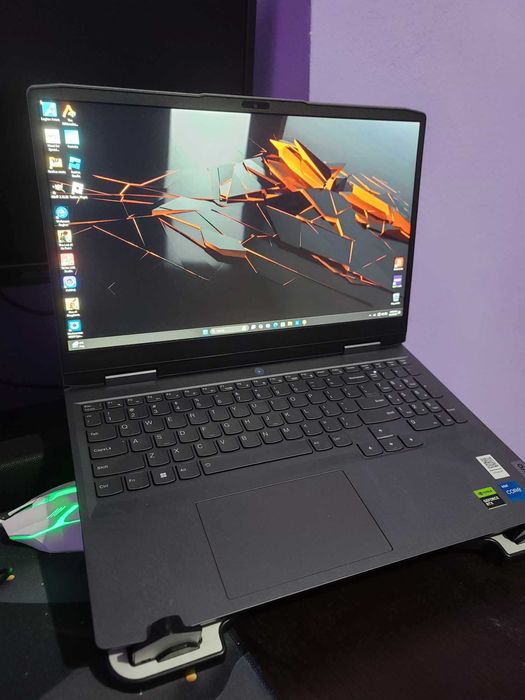 Laptop Gaming Lenovo