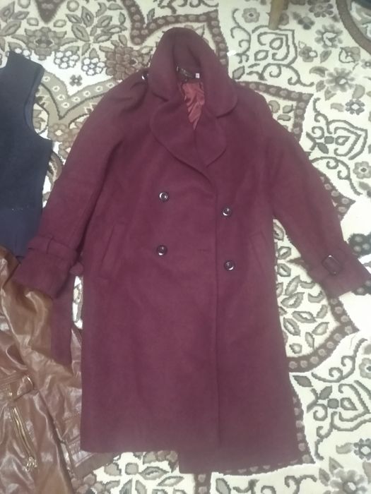 продаются женский платье разний