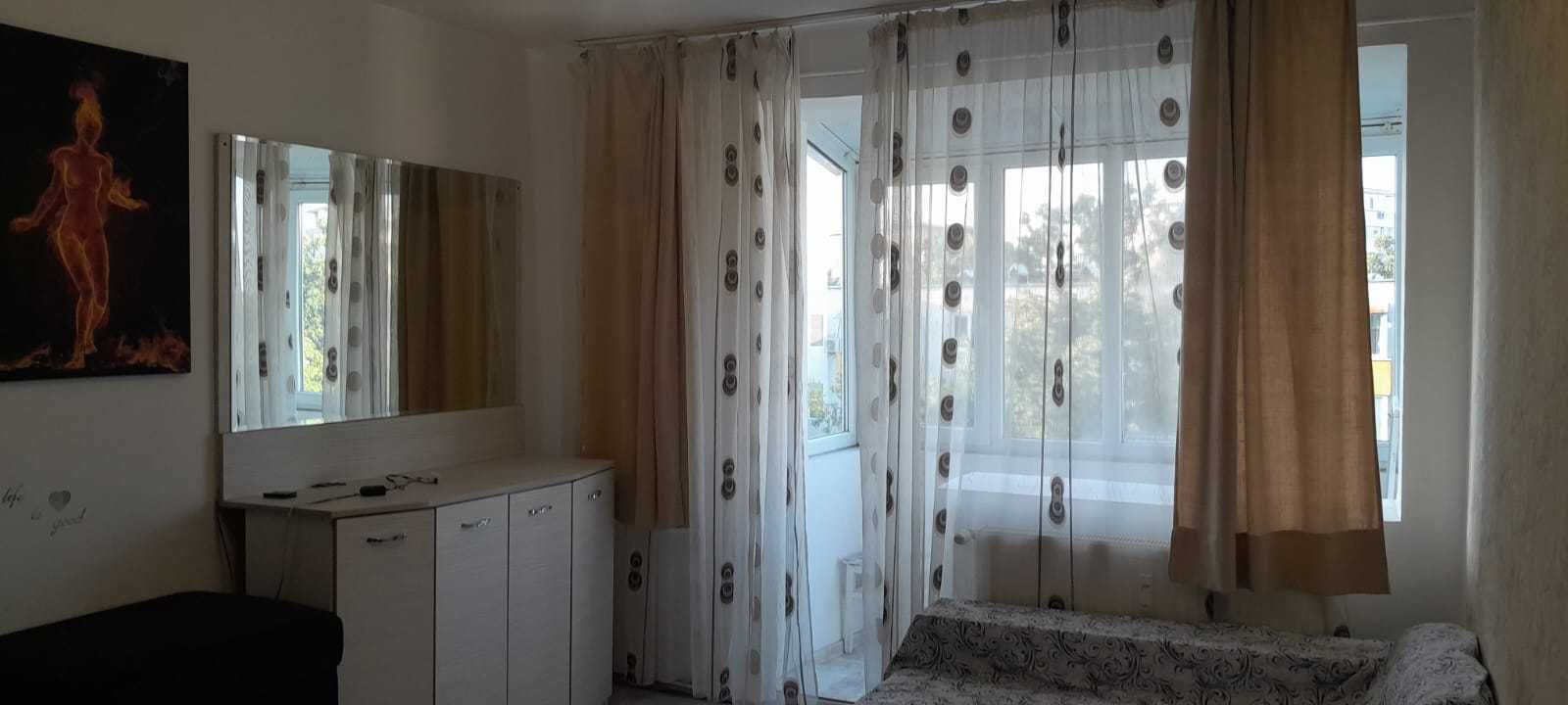 Vand apartament 2 camere, zona Cina, 46.000 eu, negociabil