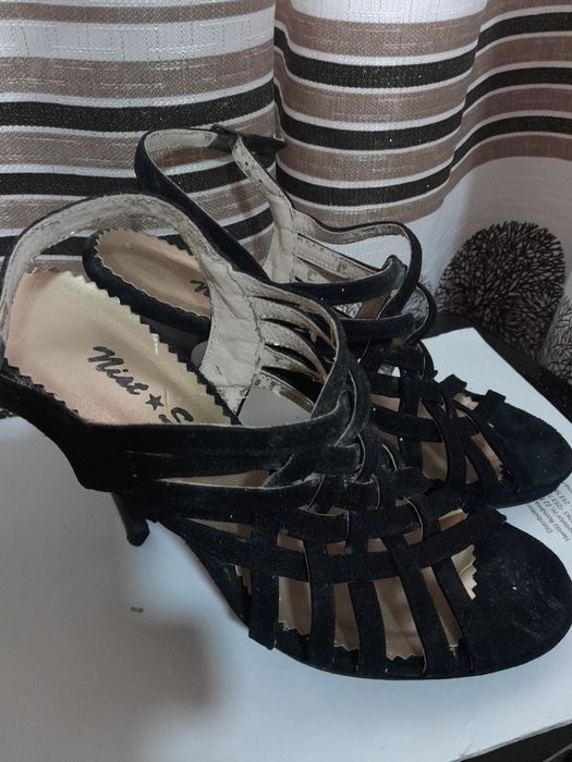 Sandale cu toc,de ocazie Nist stil,din piele.