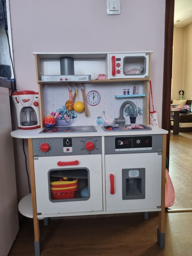 Детска дървена кухня