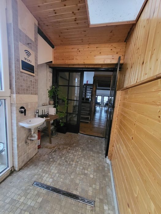 Showroom, magazin fizic, stradal,  parter, etaj, birouri,  total 212 m