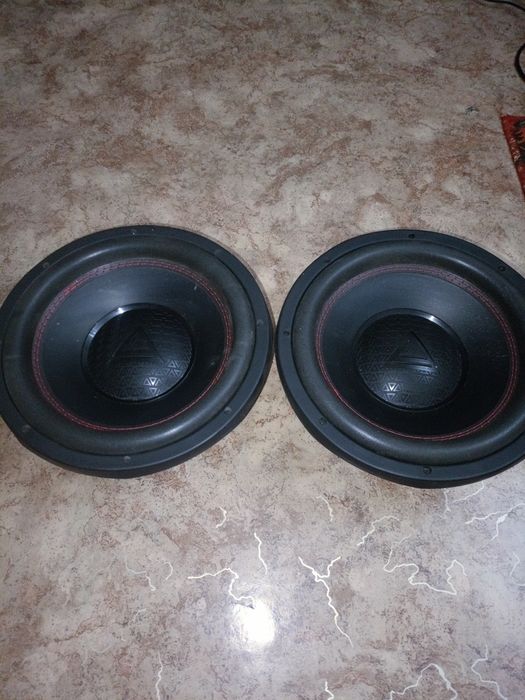 Продам два динамика AURA