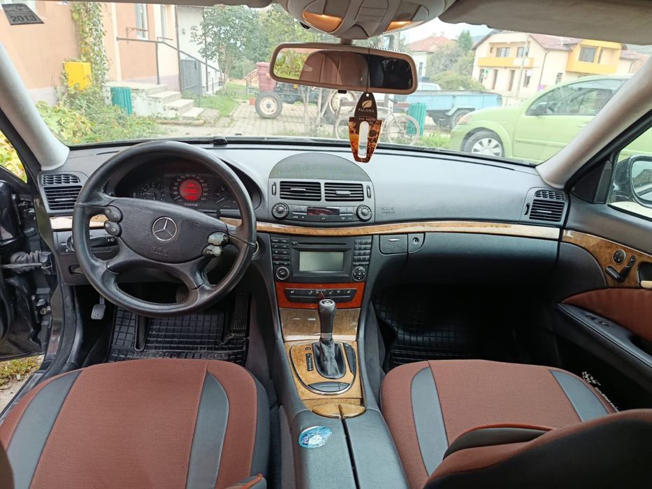 Mercedes Benz W211