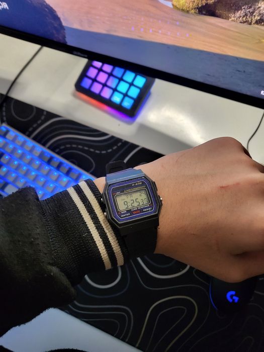 Casio soati sotiladi yangi!