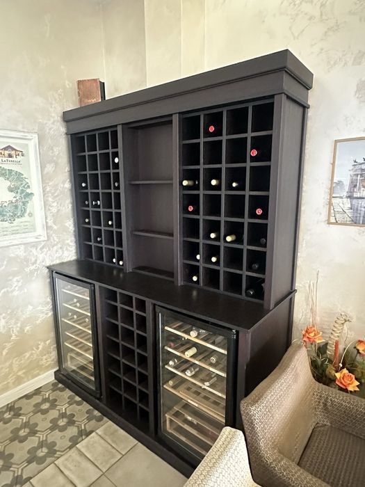 Шкаф за вино с две хладилни витрини