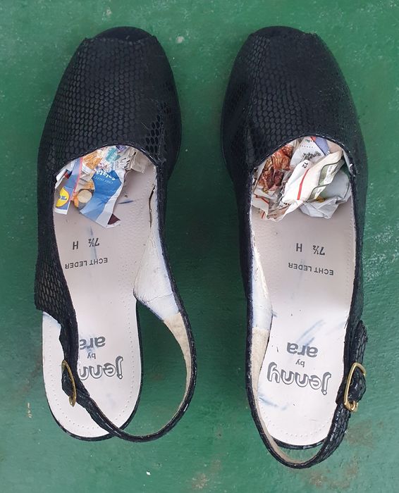 Sandale piele lacuita nr.40,5 / Nou