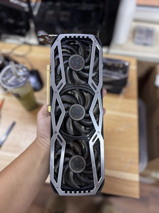 Продам 3070 8gb Gainward