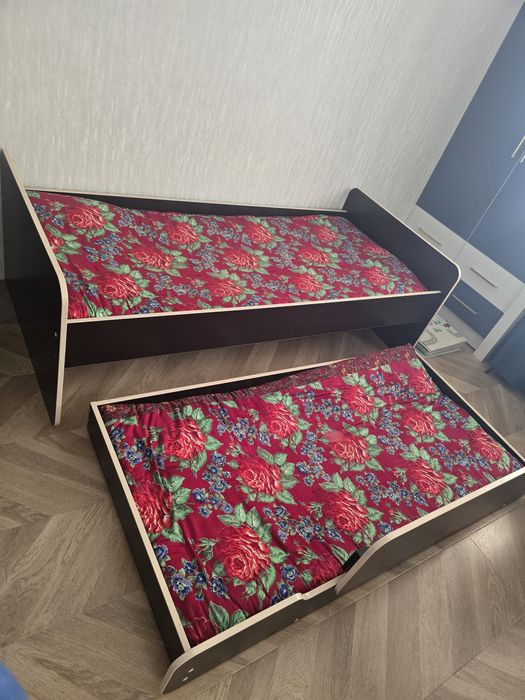 Кровать двухъярусная продаётся