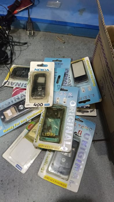 Коробка корпусов на старые телефоны