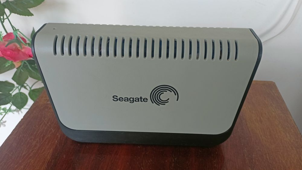 Vand Rack extern de la Seagate (HDD ATA)