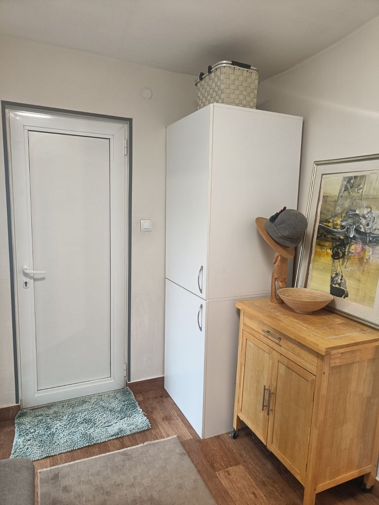 Продава се Тристаен апартамент в Казанлък - 68 кв.м за 1575 €/кв.м - Снимка #3
