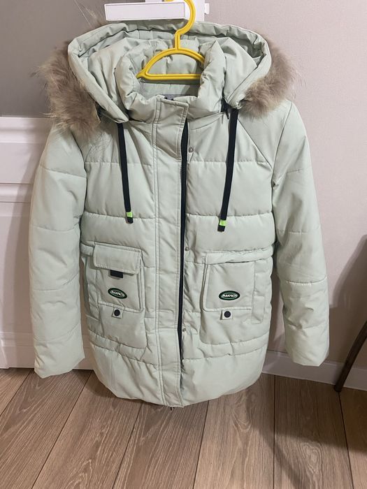 Продам куртки на девочку Европа