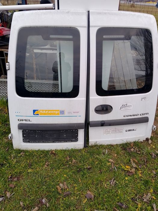 Vând uși spate Opel Combo an 2004