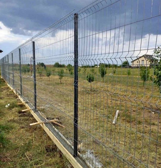 Vând garduri din plasa bordurata