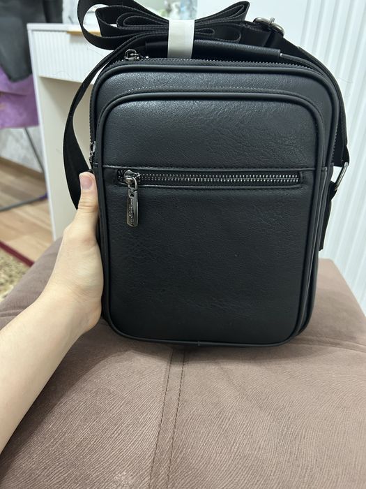 Новая барсетка из эко-кожи, стильная и удобная